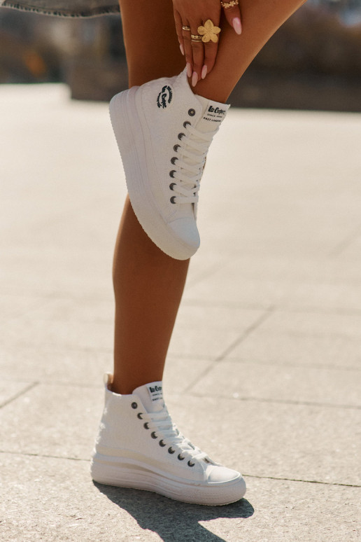 Zapatos de ocio con una plataforma Lee Cooper LCEN-25-44-3209L Biale