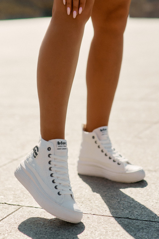 Zapatos de ocio con una plataforma Lee Cooper LCEN-25-44-3209L Biale