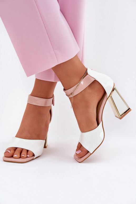 Sandalias lacadas para mujer. con tacones Vinceza 20266 el color blanco