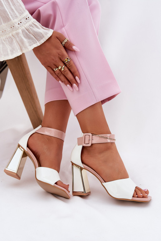 Sandalias lacadas para mujer. con tacones Vinceza 20266 el color blanco