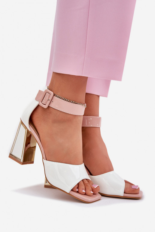 Sandalias lacadas para mujer. con tacones Vinceza 20266 el color blanco