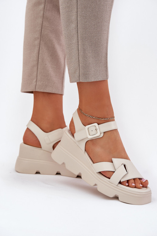 Sandalias de mujer Femenino en una cuña Artiker 54C1624 beige