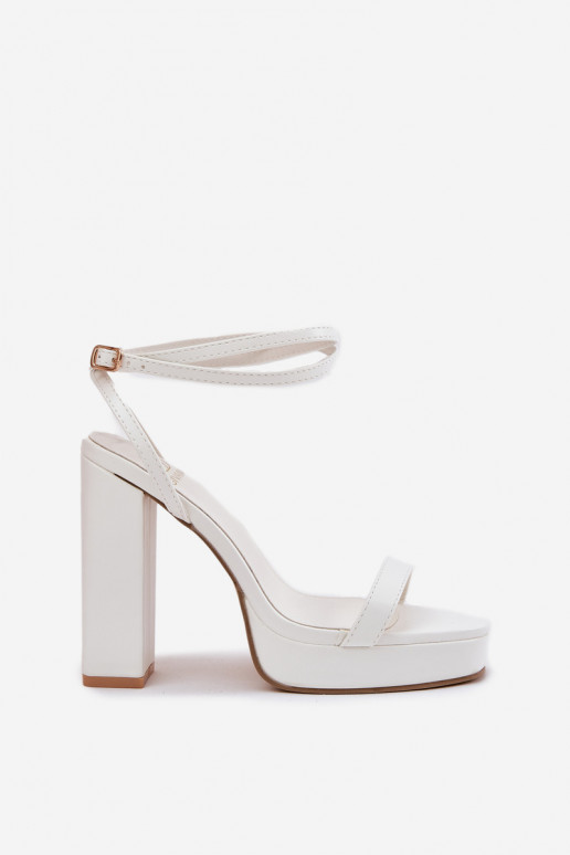 Sandalias de mujer Registro Z con rayasem el color blanco Fevenne