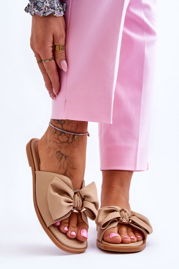 Zapatillas de cuero de mujer con lazos, color arena, "Becky"