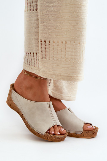 Zapatillas de mujer cómodas en una cuña Inblu NG000002 beige 2