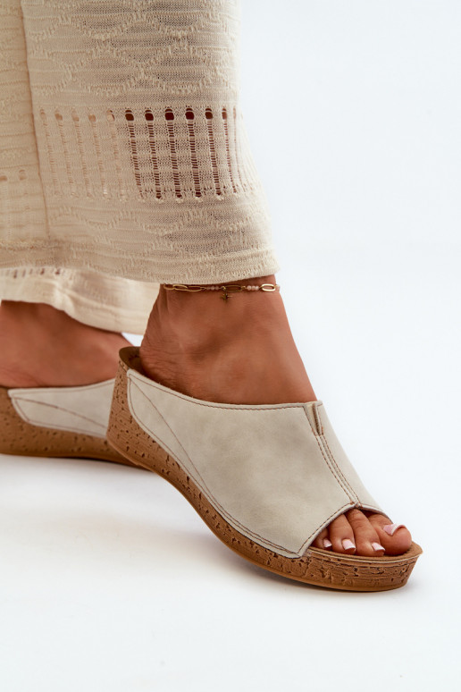 Zapatillas de mujer cómodas en una cuña Inblu NG000002 beige