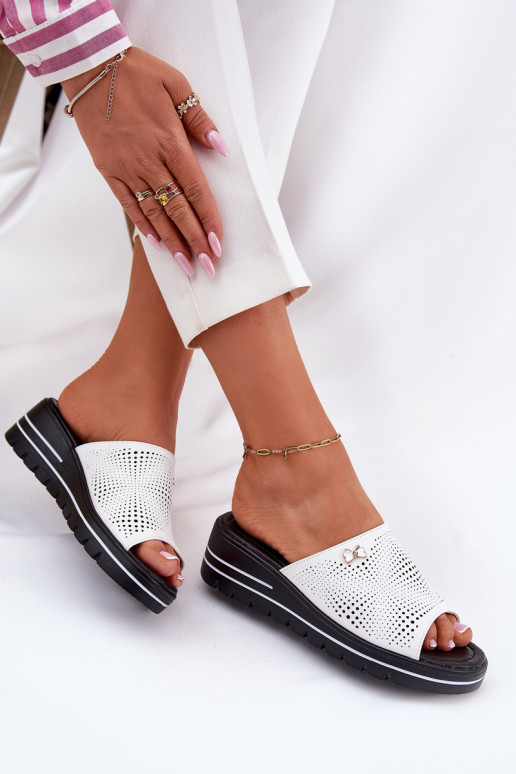 Zapatillas de cuero Femenino en una cuña Vinceza 41477 el color blanco