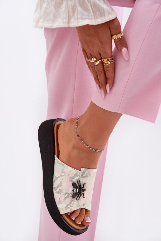 Zapatillas de cuero Femenino Z Broszką Vinceza 66752 beige