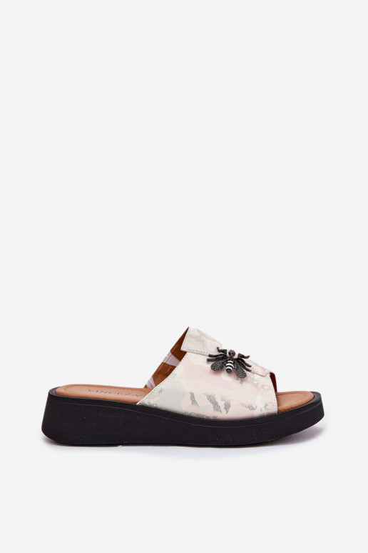 Zapatillas de cuero Femenino Z Broszką Vinceza 66752 beige