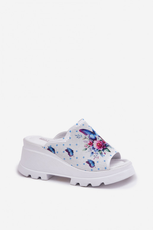 Zapatillas de cuero Femenino en una cuña Artiker 56C0428 el color blanco