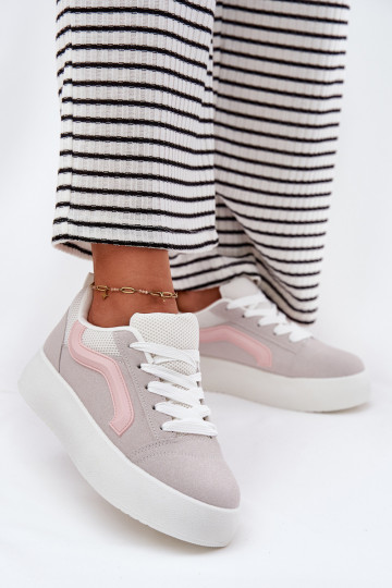 Zapatillas modelo zapatos. Femenino con una plataforma color gris Tellnira