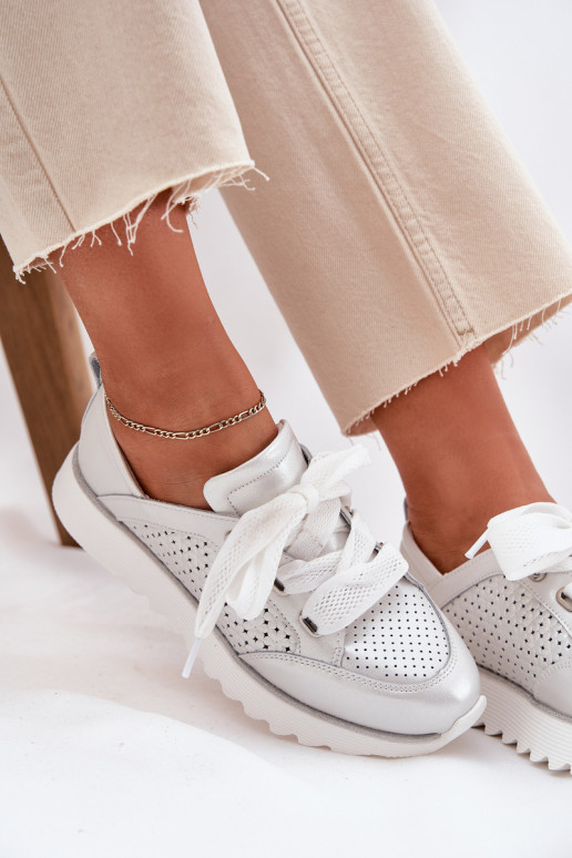 Piel Zapatillas modelo zapatos. Femenino con una plataforma D&A LR51-796 color plata