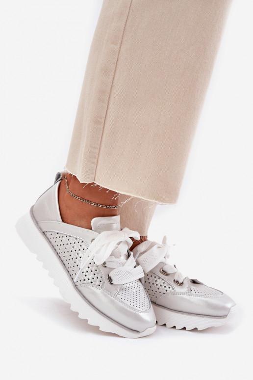 Piel Zapatillas modelo zapatos. Femenino con una plataforma D&A LR51-796 color plata