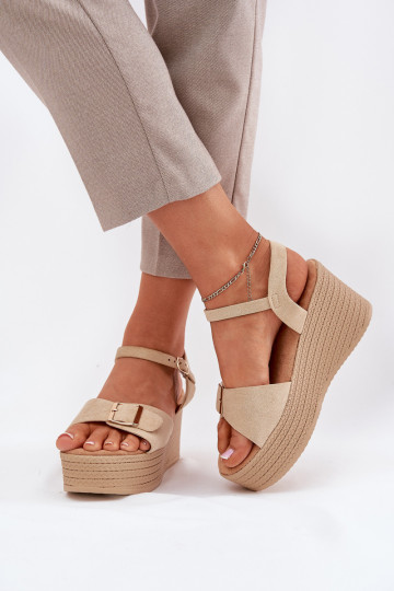 Sandalias de mujer en una cuña con hebillas de color caqui Liniella 2