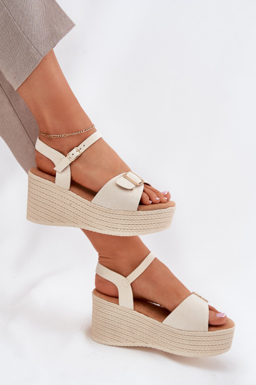 Sandalias de mujer en una cuña con hebillas beige Liniella Sandalias de mujer en una cuña con hebillas beige Liniella