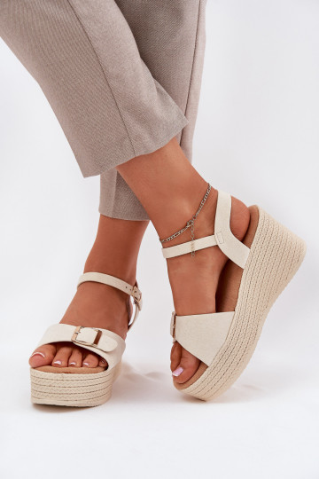 Sandalias de mujer en una cuña con hebillas beige Liniella 2