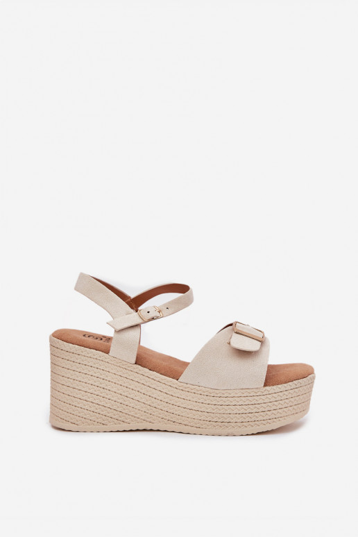 Sandalias de mujer en una cuña con hebillas beige Liniella Sandalias de mujer en una cuña con hebillas beige Liniella