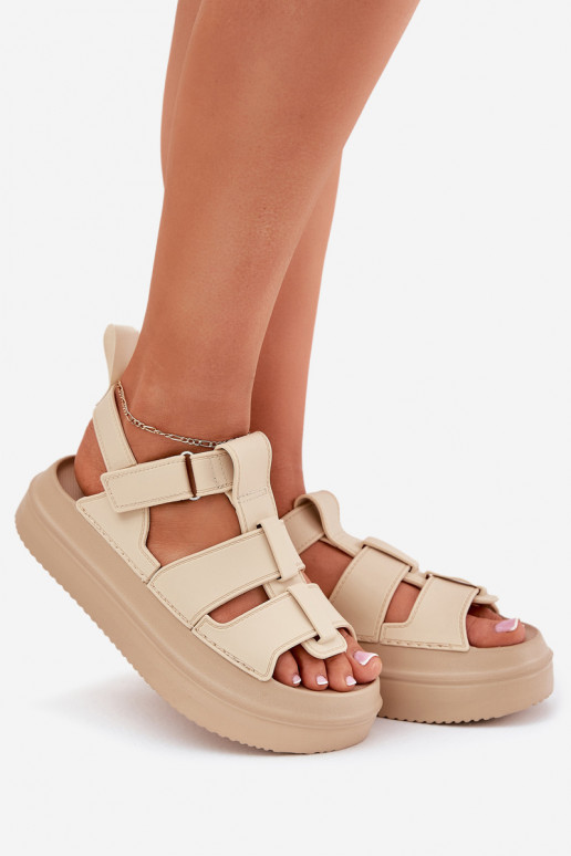 Sandalias de mujer con una plataforma beige Nitavelia