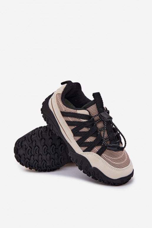 Zapatillas modelo zapatos. Infantil con cierre a presión beige Activadonelita