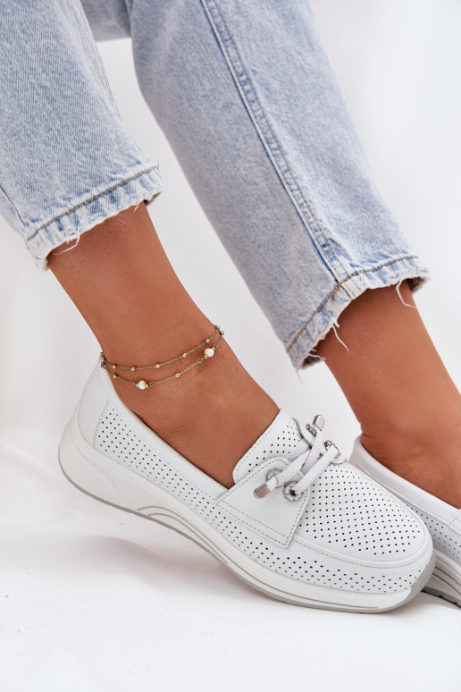 Piel zapatos Hecho de cuero natural con una plataforma Artiker 56C2101 el color blanco Piel zapatos Hecho de cuero natural con una plataforma Artiker 56C2101 el color blanco