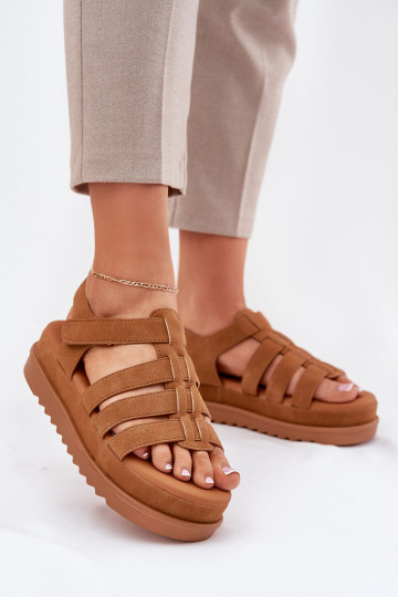 Sandalias de mujer con una plataforma de gamuza ecológicaoAe color marrón Filisenia 2