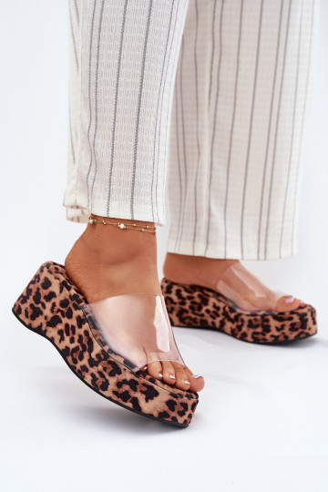 zapatillas de mujer Z Transparentnym Tirasem en una cuña con estampados de piel de leopardo Meltiana
