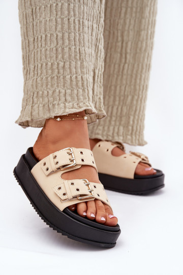zapatillas de mujer con hebillas con una plataforma beige Nilatha 2