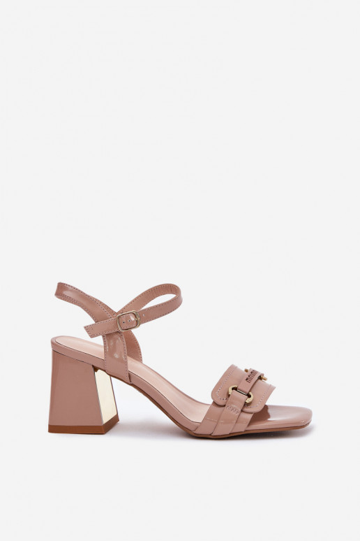Piel Sandalias lacadas para mujer. con tacones beige Mevonelle