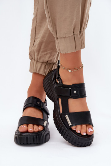 Sandalias de mujer Femenino con una plataforma de color negro Mertella