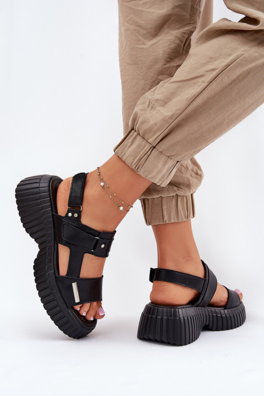 Sandalias de mujer Femenino con una plataforma de color negro Mertella