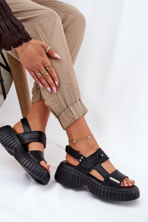 Sandalias de mujer Femenino con una plataforma de color negro Mertella