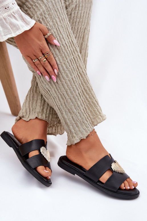 zapatillas de mujer con tacones anchos con detalles dorados de color negro Karinma