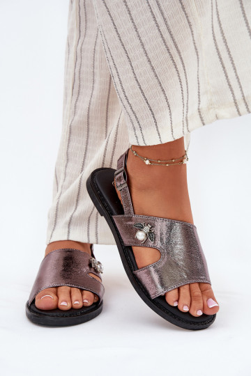 Sandalias planas para mujer. Con decoraciones Detalem Vinceza 17378 color plata 2