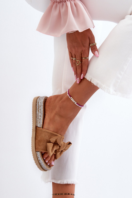 Femenino Zapatillas con una plataforma con cintas color marrón Aflia