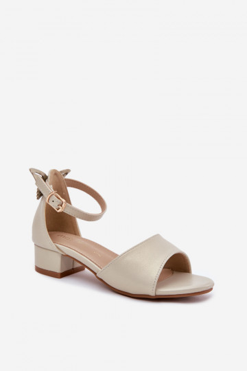 con brillo sandalias Infantil En un tacón bajo color dorado Ainare