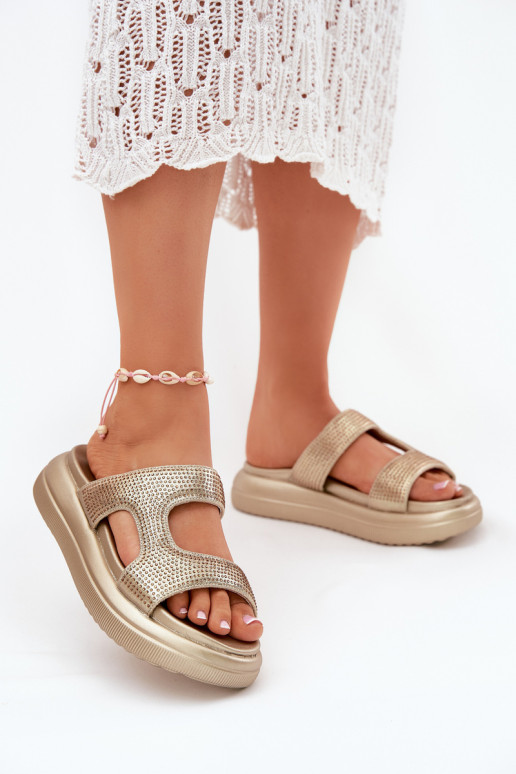 Decorado zapatillas de mujer con una plataforma color dorado Jestella