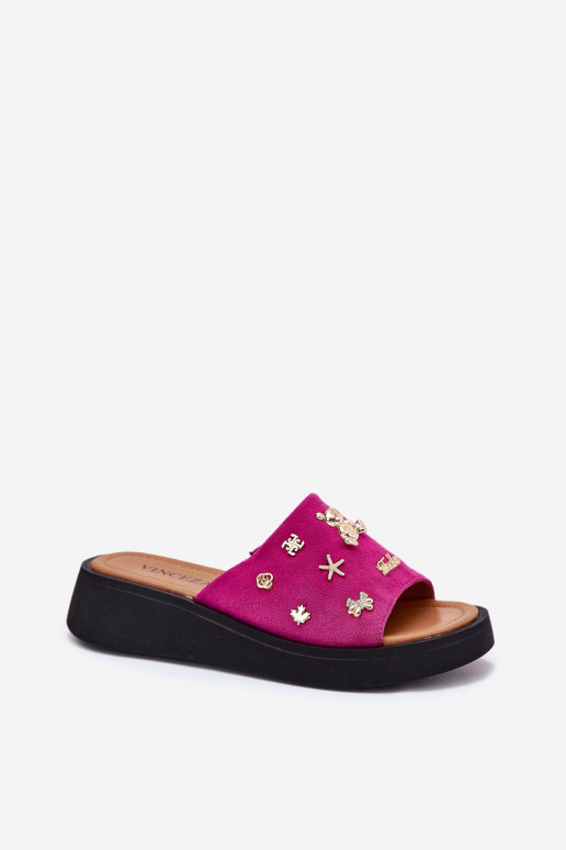 Zapatillas de ante para mujer. Z Przypinkami Vinceza 66741 color rosa Zapatillas de ante para mujer. Z Przypinkami Vinceza 66741 color rosa