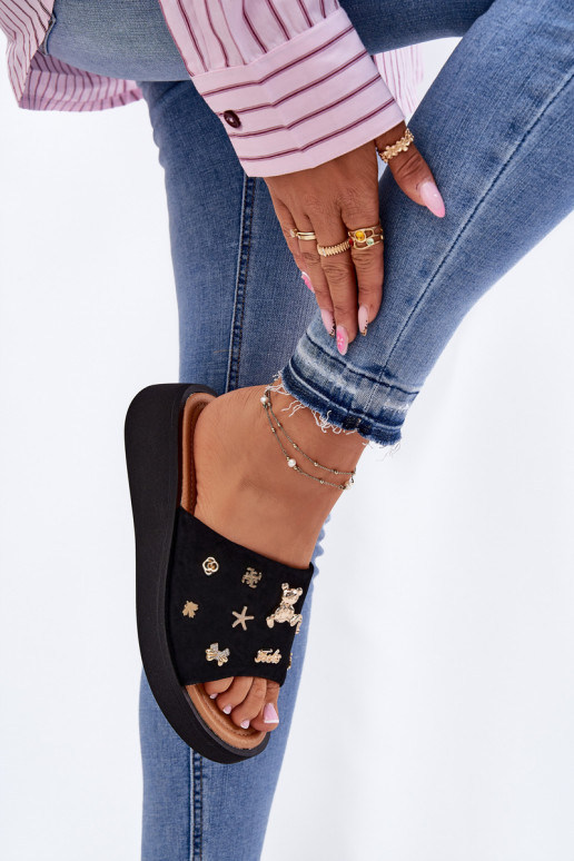 Zapatillas de ante para mujer. Z Przypinkami Vinceza 66741 de color negro Zapatillas de ante para mujer. Z Przypinkami Vinceza 66741 de color negro