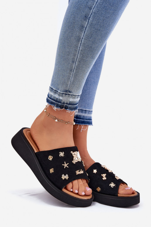 Zapatillas de ante para mujer. Z Przypinkami Vinceza 66741 de color negro Zapatillas de ante para mujer. Z Przypinkami Vinceza 66741 de color negro