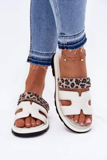 Zapatillas de mujer color marfil de cuero con cierre adhesivo y estampado de leopardo, Vinceza 66769