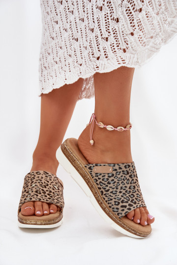 zapatillas de mujer en una cuña con estampados de piel de leopardo Norozi
