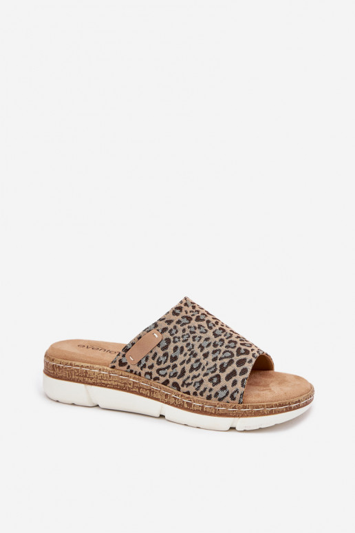 zapatillas de mujer en una cuña con estampados de piel de leopardo Norozi