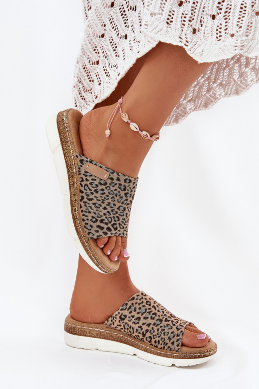 zapatillas de mujer en una cuña con estampados de piel de leopardo Norozi