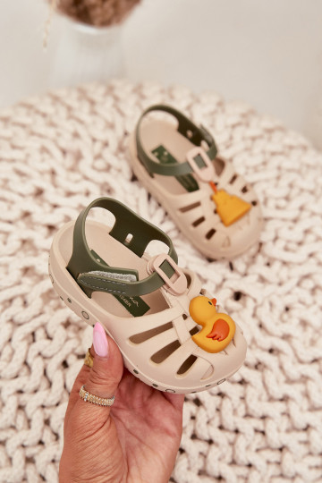 Sandalias infantiles con cierres adhesivos Ipanema Summer XV Baby 83619 color arena