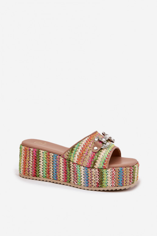 zapatillas de mujer en una cuña Con Trenza y decoracion Colores diferentes Isolene