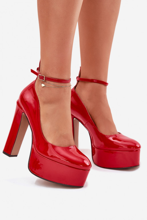 con efecto barniz Zapatos en un puesto alto y plataforma color rojo Nianka
