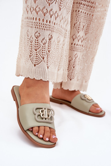 Zapatillas de mujer planas con detalles adornados Nenitta en color verde 2