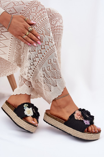 Zapatillas de mujer con flores y plataforma y elementos trenzados Zenvanis en color negro