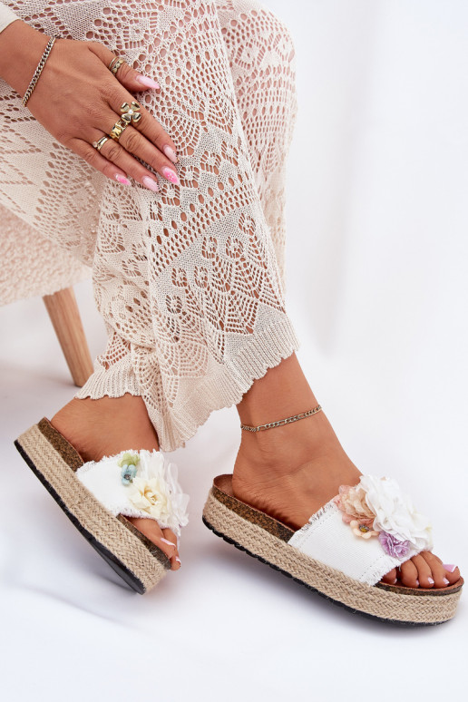zapatillas de mujer con flores con una plataforma Con Trenza el color blanco Zenvanis