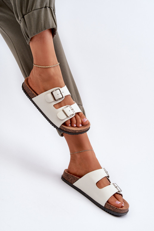 zapatillas de mujer con hebillas el color blanco Oliena